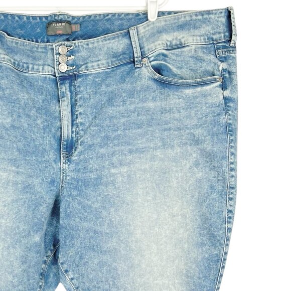 NWOT Torrid Women's Super Soft Denim Jegging Size 30S Light Wash Stretch Raw Hem - Picture 5 of 12